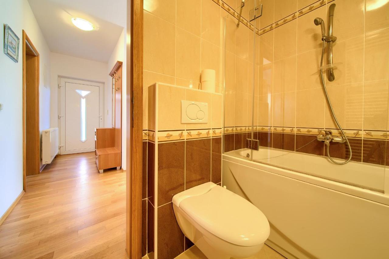 Happy Point Apartment Đảo Krk Ngoại thất bức ảnh
