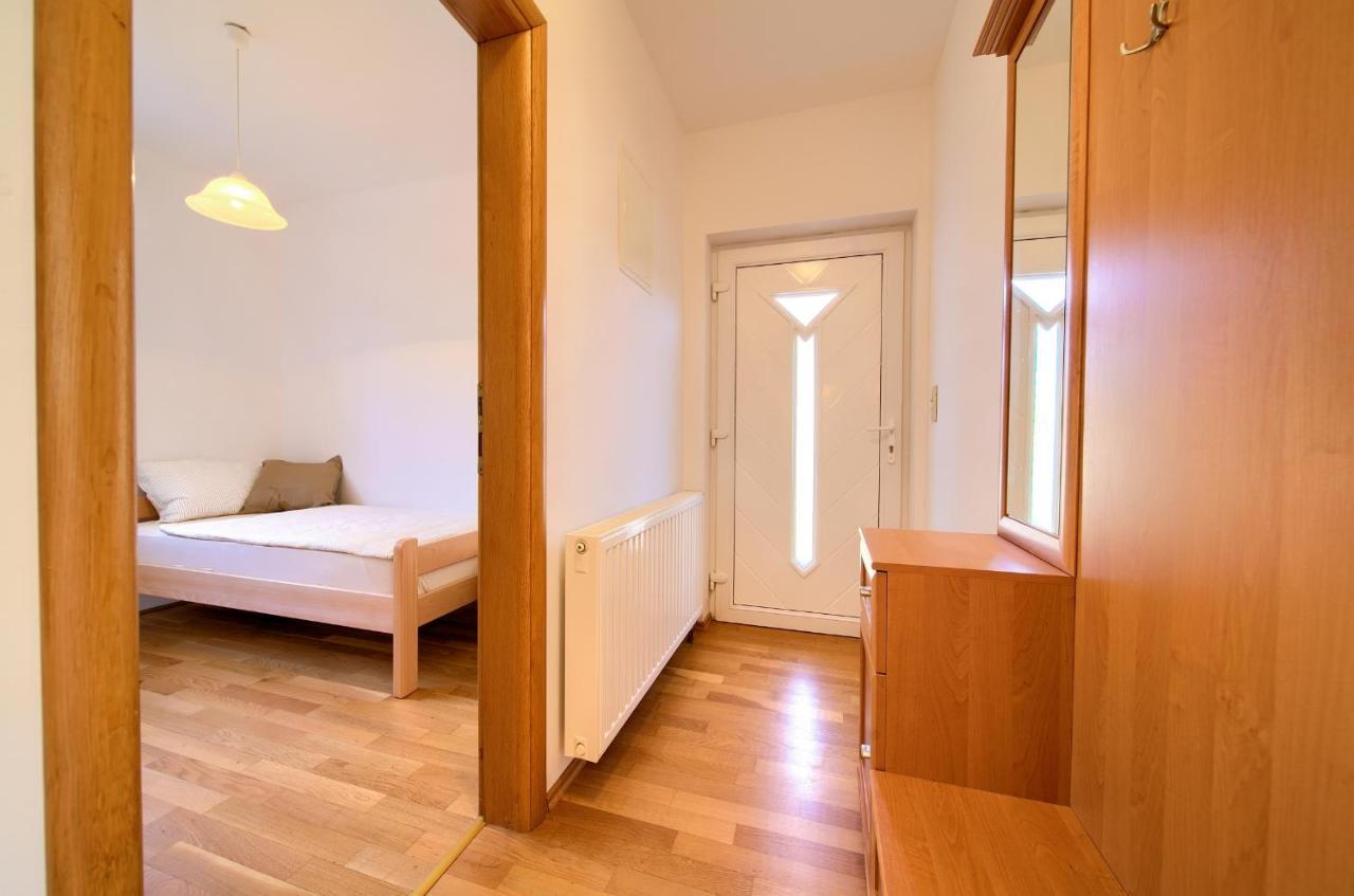 Happy Point Apartment Đảo Krk Ngoại thất bức ảnh