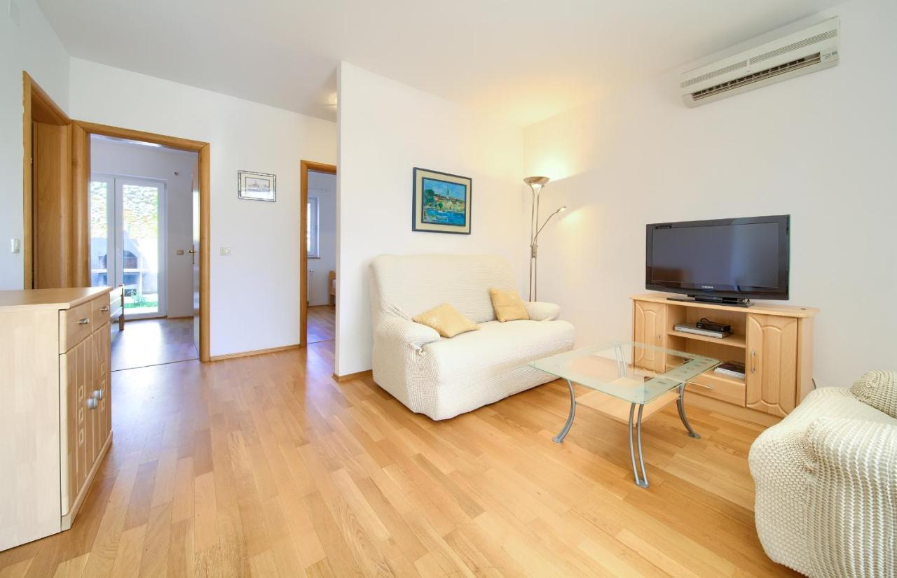 Happy Point Apartment Đảo Krk Ngoại thất bức ảnh